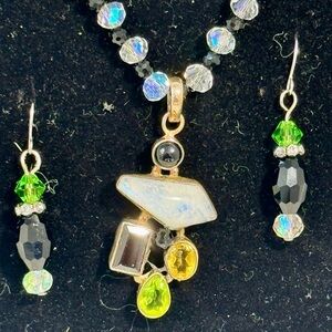 Elegant Gold and Green Jewelry Set